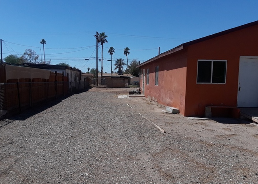 E Olive Ave, El Centro, CA 92243, Foreclosure 72,800 2BD / 2BH