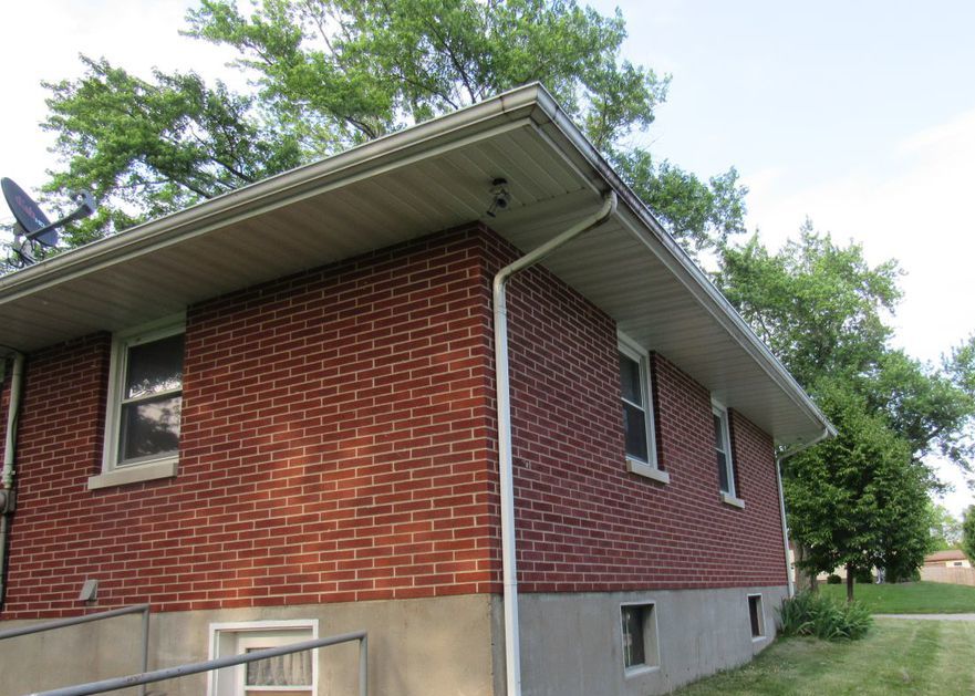 Sunnybrook Dr W, Quincy, IL 62301, Foreclosure 101,000 3BD / 3BH