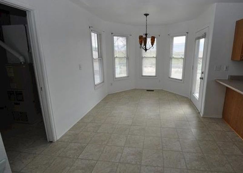 Dozier Ave, Canon City, CO 81212, Foreclosure 219,950 3BD / 2BH