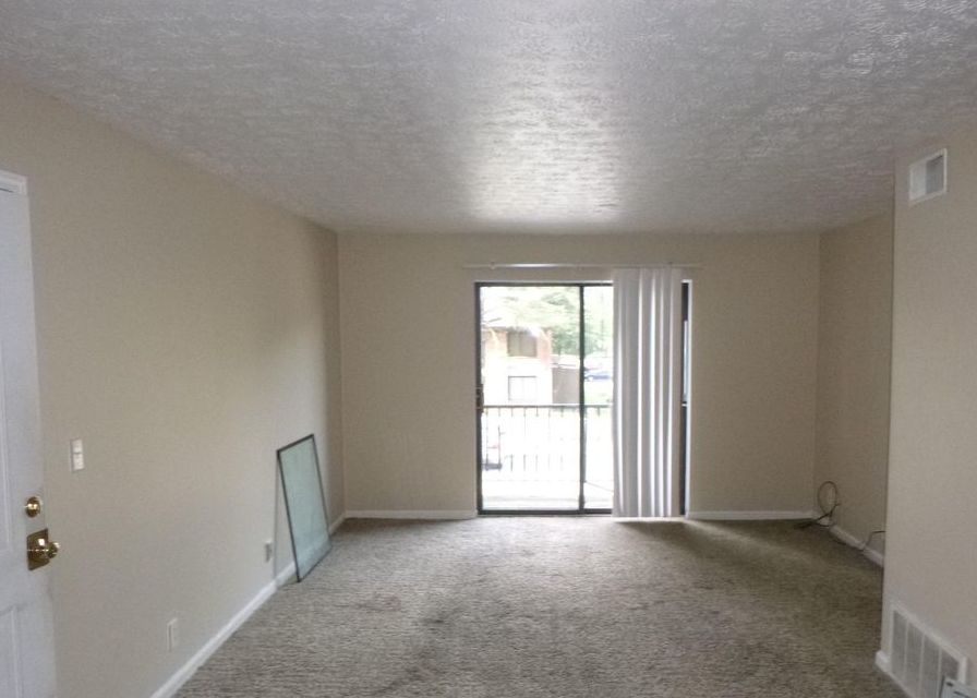 Wildwood Cir Apt 112, Louisville, KY 40291, Foreclosure 67,500 2BD