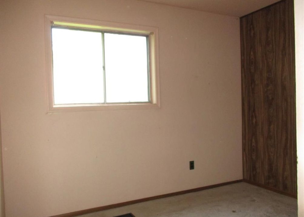 Monroe St, Dearborn Heights, MI 48125, Foreclosure 75,000 3BD