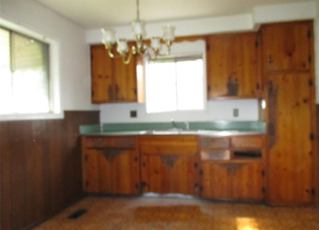 Monroe St, Dearborn Heights, MI 48125, Foreclosure 75,000 3BD