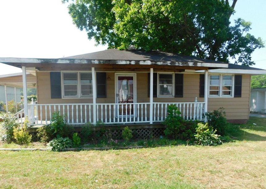 W Main St, Williamston, NC 27892, Foreclosure Call 3BD / 1BH