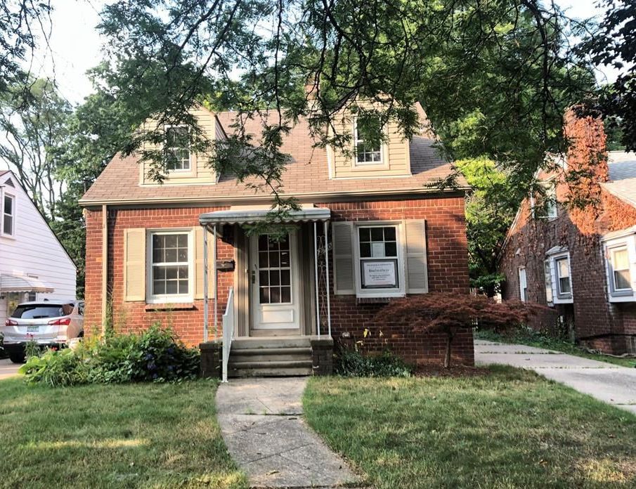Oxford St, Dearborn, MI 48124, Foreclosure 92,000 4BD / 1BH