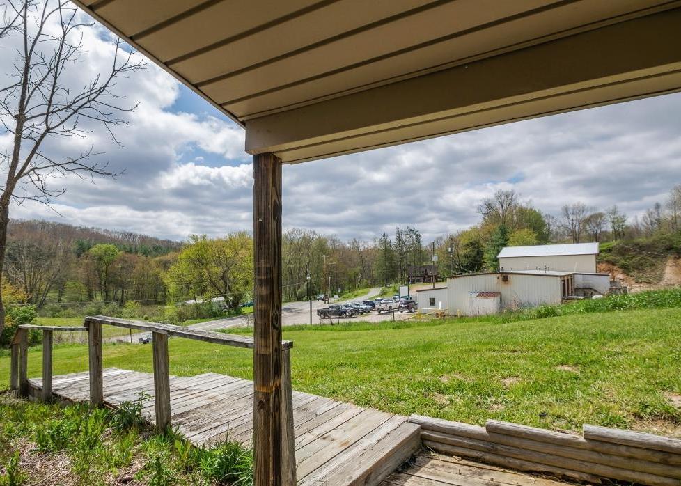 Coal River Rd, Glen Daniel, WV 25844, Foreclosure 137,800 2BD / 1.5BH Foreclosure Listing