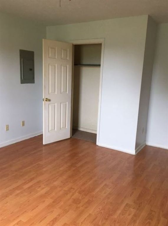 Bluegrass Dr, Scottsville, KY 42164, Foreclosure 66,000 3BD / 2BH