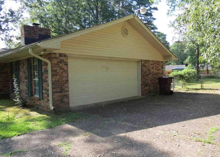 Pinewood Cv, Pine Bluff, AR 71603, Foreclosure 94,000 3BD / 2BH