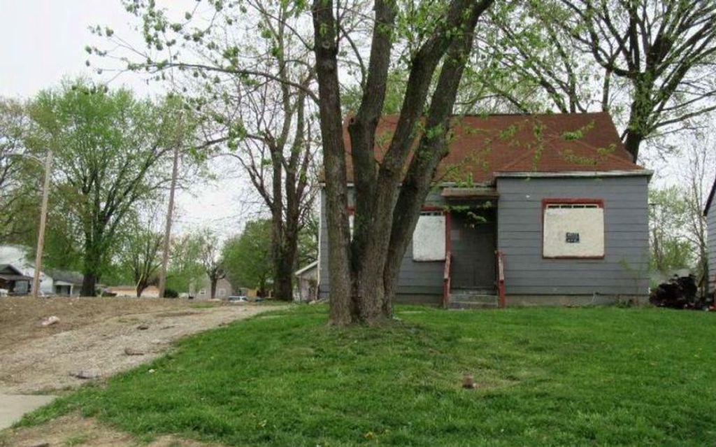 Duxberry Ave, Columbus, OH 43211, Foreclosure Call 3BD / 1BH