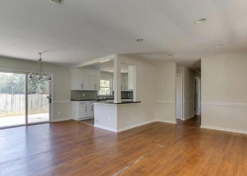 Denbigh Blvd, Newport News, VA 23608, Foreclosure 163,000 3BD / 1.5BH Foreclosure Listing