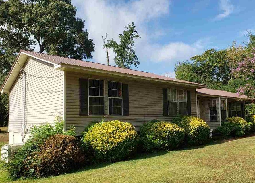 Martin Luther King Dr, Anniston, AL 36201, Foreclosure 44,700 3BD