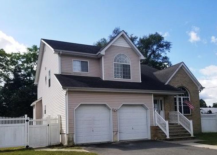 Pine St, Lakehurst, NJ 08733, Foreclosure 265,000 4BD / 2.5BH