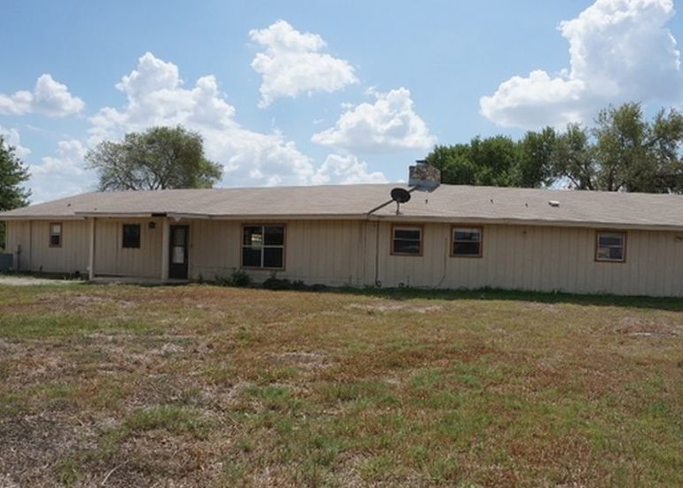County Road 2014, Pearsall, TX 78061, Foreclosure 122,000 2BD