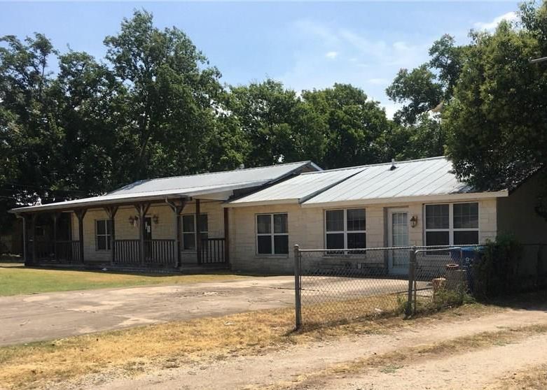 Gilmer St, Kerrville, TX 78028, Foreclosure 178,600 4BD / 2BH