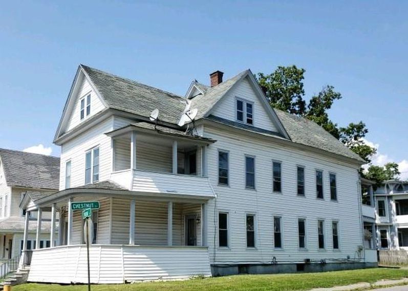 Bunn St, Amsterdam, NY 12010, Foreclosure Call 7BD / 2BH