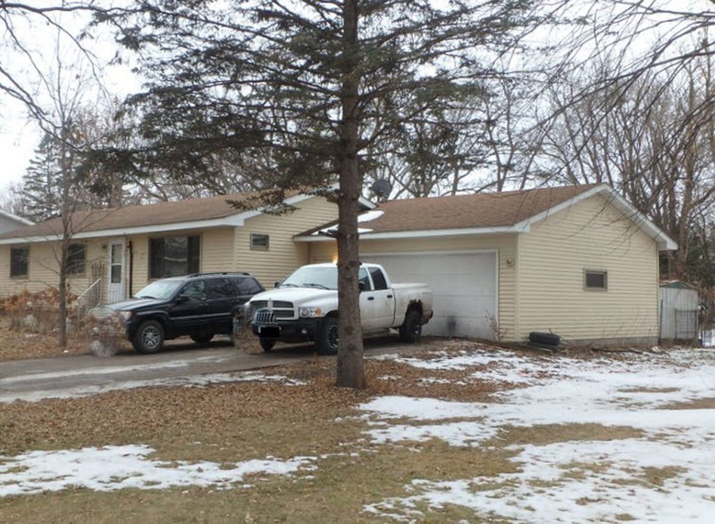 S Litchfield Ave, Litchfield, MN 55355, Foreclosure Call 3BD / 1BH