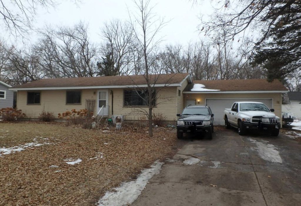 S Litchfield Ave, Litchfield, MN 55355, Foreclosure Call 3BD / 1BH