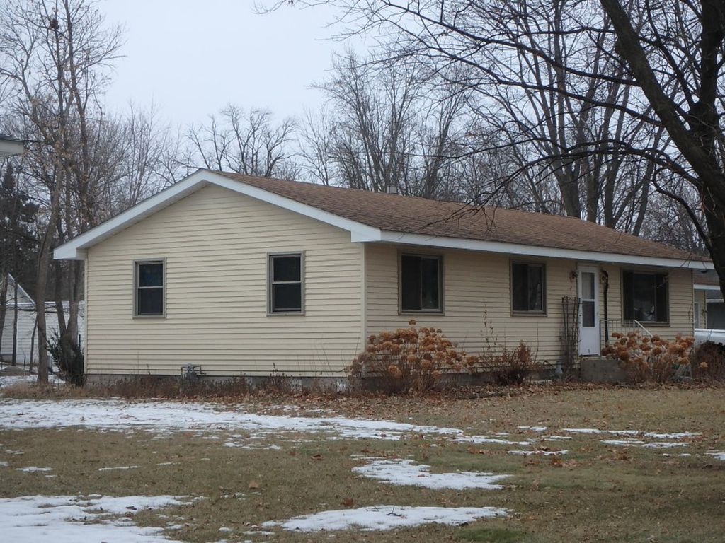 S Litchfield Ave, Litchfield, MN 55355, Foreclosure Call 3BD / 1BH