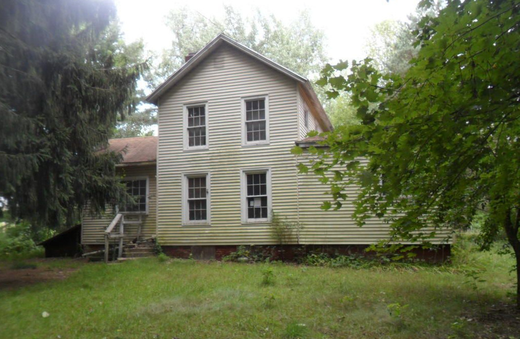 51 1/2 St, Grand Junction, MI 49056, Foreclosure 29,900 3BD / 1BH