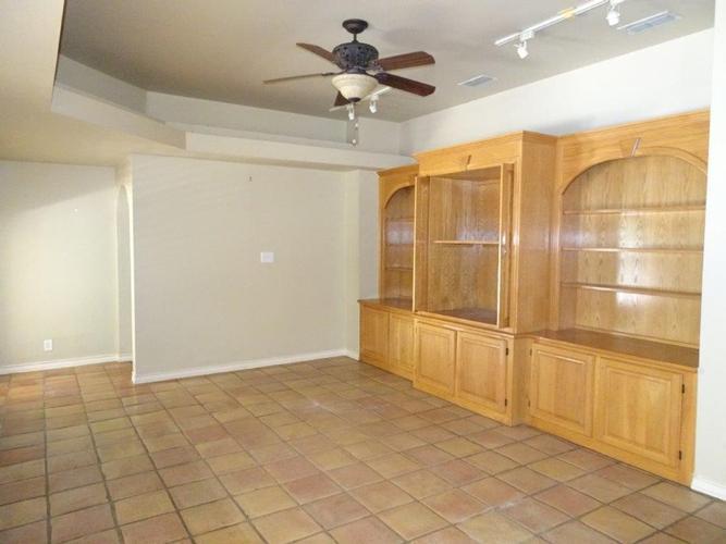 Cardinal Ln, Laredo, TX 78045, Foreclosure 70,000 6BD / 4.5BH