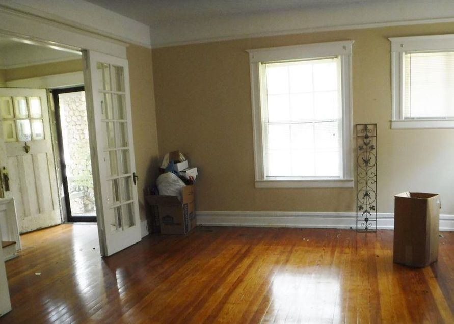 Walnut St, Gadsden, AL 35901, Foreclosure Call 2BD / 2BH