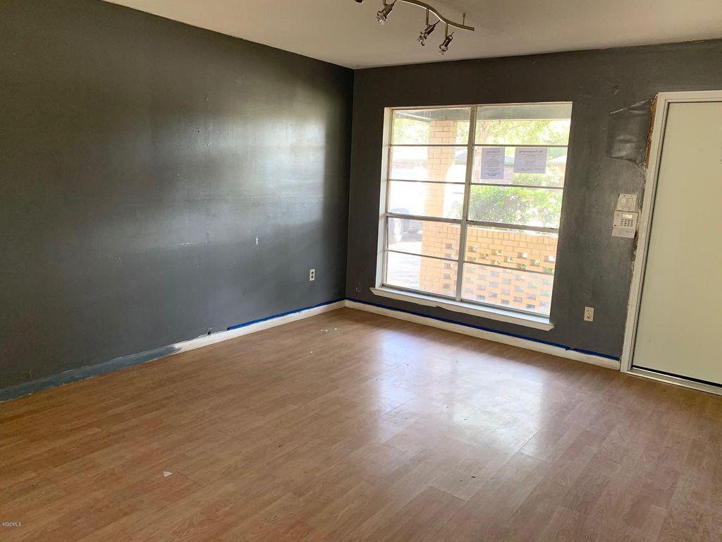 Patricia Dr, Gulfport, MS 39503, Foreclosure Call 3BD / 2BH