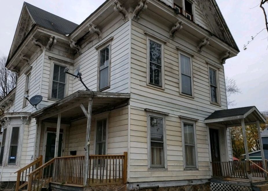 S Main St, Gloversville, NY 12078, Foreclosure Call 6BD / 2BH