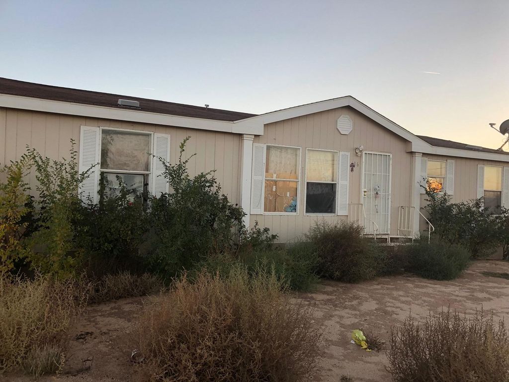 Meadow Lake Rd, Los Lunas, NM 87031, Foreclosure 50,000 3BD / 2BH