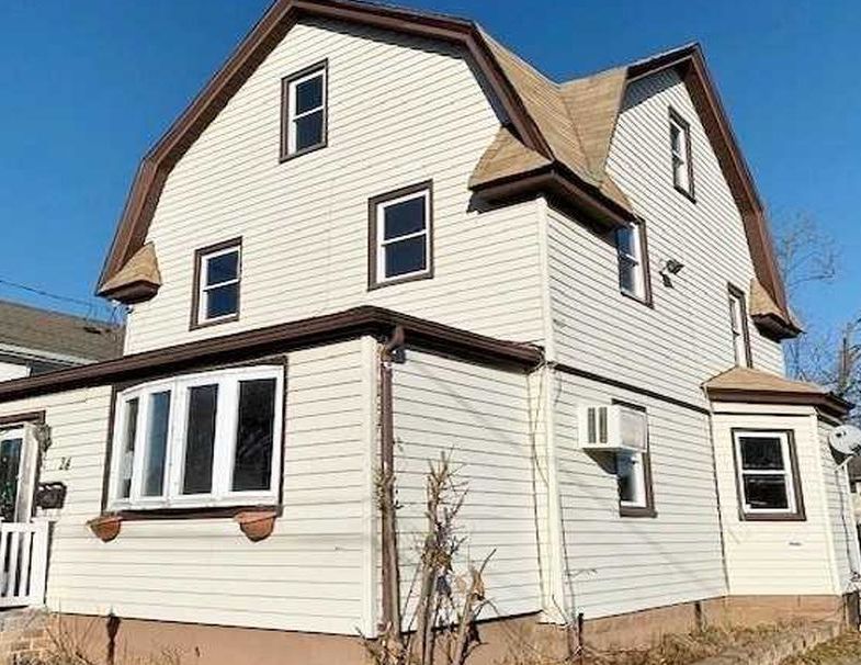 Spring St, Roosevelt, NY 11575, Foreclosure 337,000 4BD / 2BH