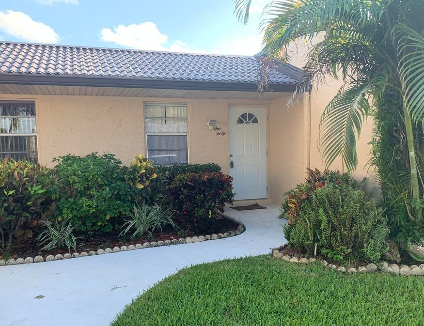 Lake Gloria Dr, West Palm Beach, FL 33411, Foreclosure 125,000 2BD