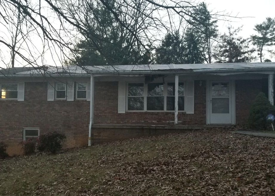 Summit Dr, Greeneville, TN 37743, Foreclosure 59,900 3BD / 2BH