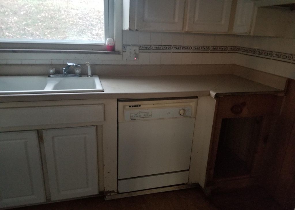 Summit Dr, Greeneville, TN 37743, Foreclosure 59,900 3BD / 2BH