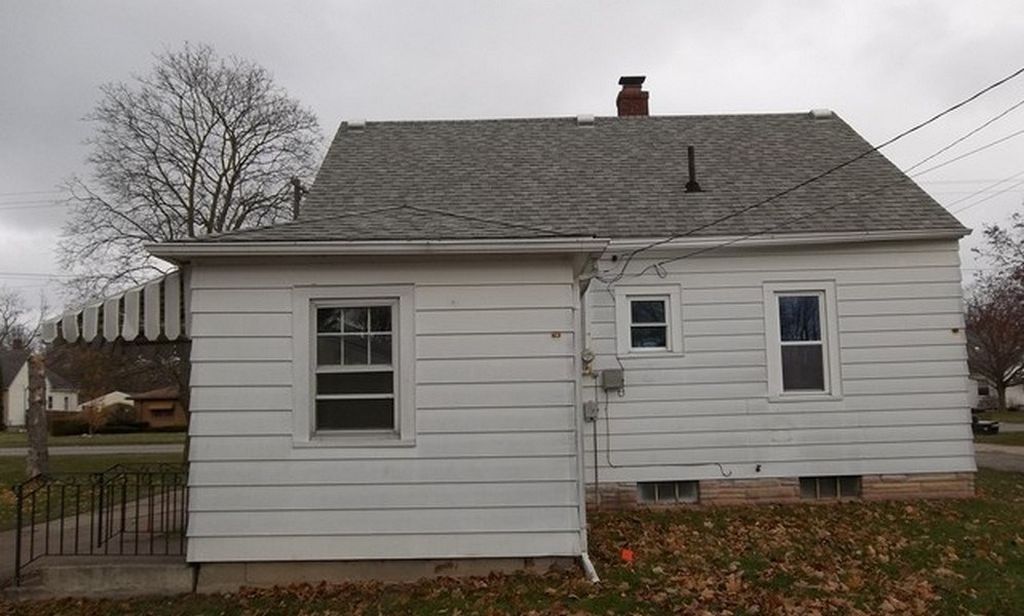 Cass Ave, Bay City, MI 48708, Foreclosure Call 3BD / 1BH