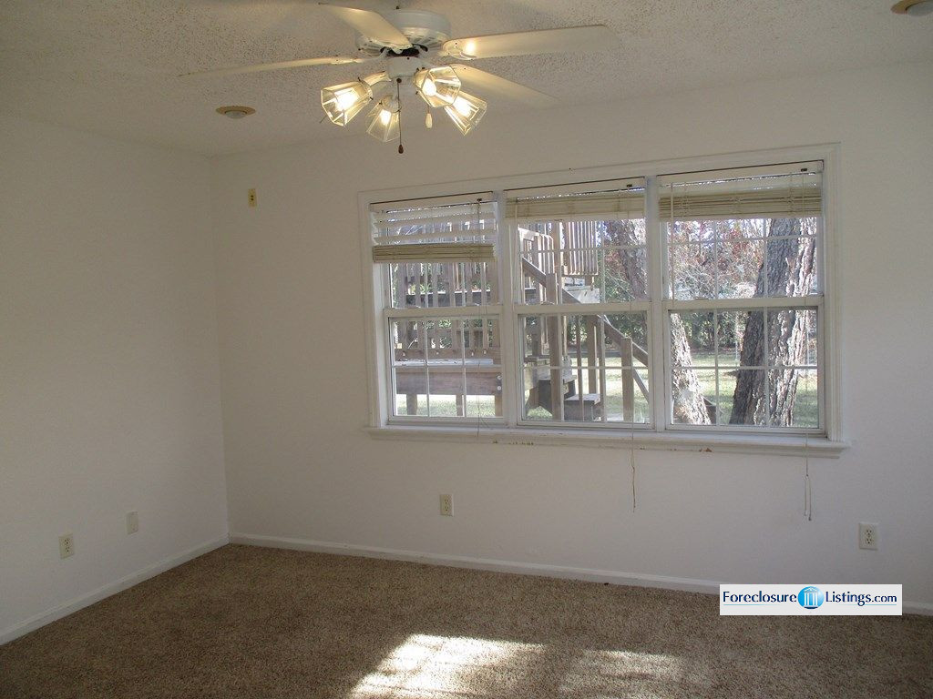 Summerlin Dr, Valdosta, GA 31605, Foreclosure 122,500 4BD / 2BH Foreclosure Listing 29564565