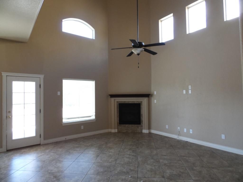 Grand Cayman Ln, El Paso, TX 79936, Foreclosure 170,000 4BD / 2