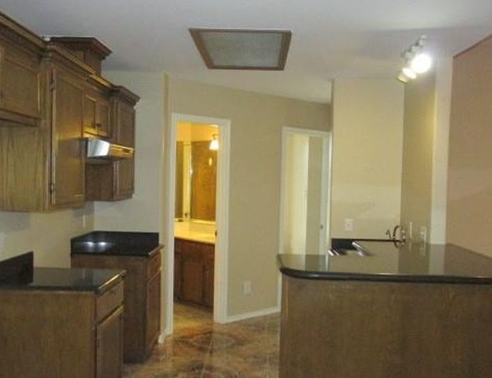 Tex Mex Rd, Edinburg, TX 78542, Foreclosure 165,000 5BD / 3BH