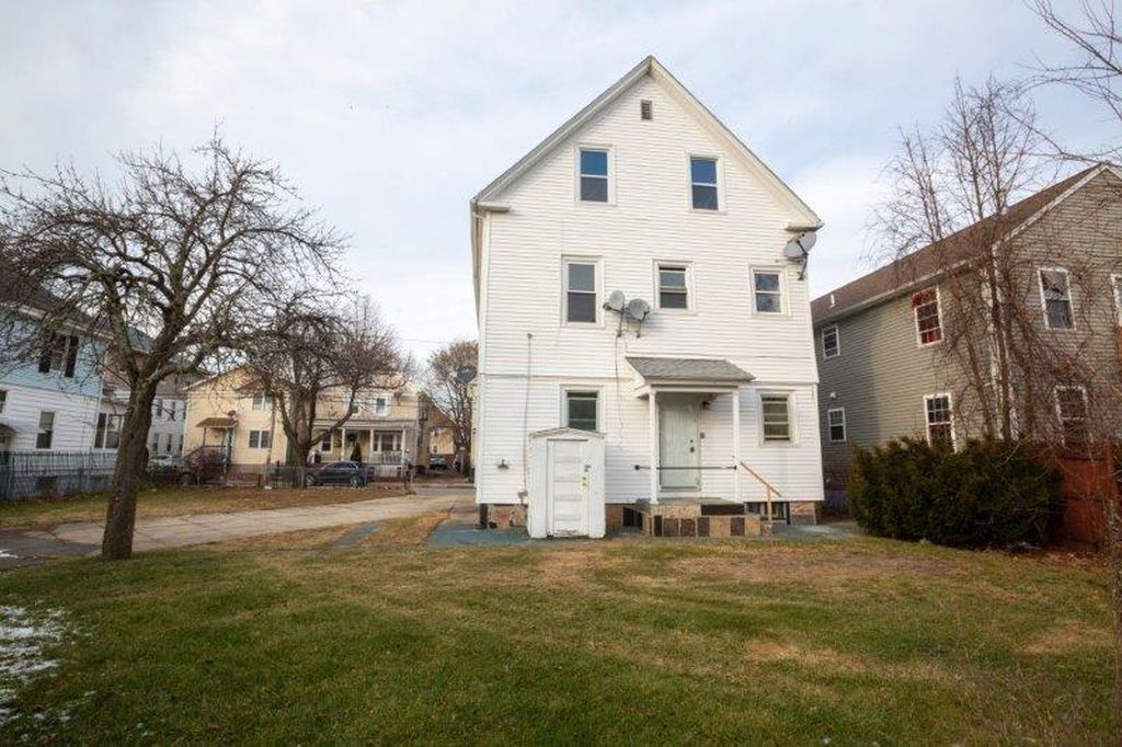 Progress Ave, Providence, RI 02909, Foreclosure 175,000 6BD / 3BH