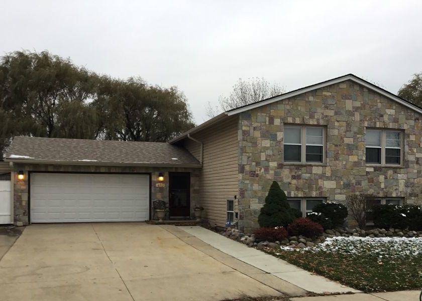 Franklin Ln, Elk Grove Village, IL 60007, Foreclosure 399,000 4BD