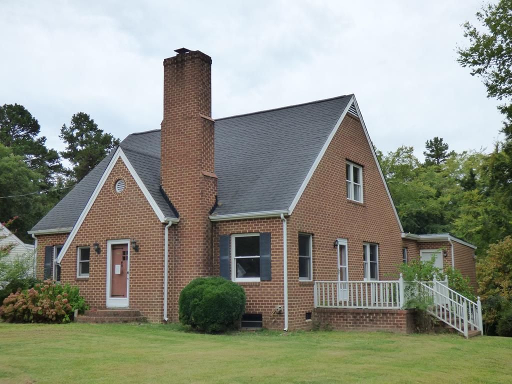 4th St, Clarksville, VA 23927, Foreclosure 94,900 5BD / 3BH