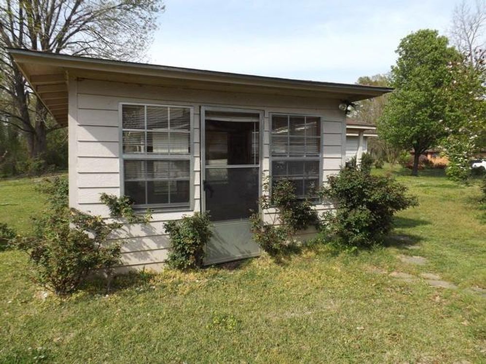 Carver Dr, Vicksburg, MS 39180, Foreclosure 41,040 4BD / 3BH