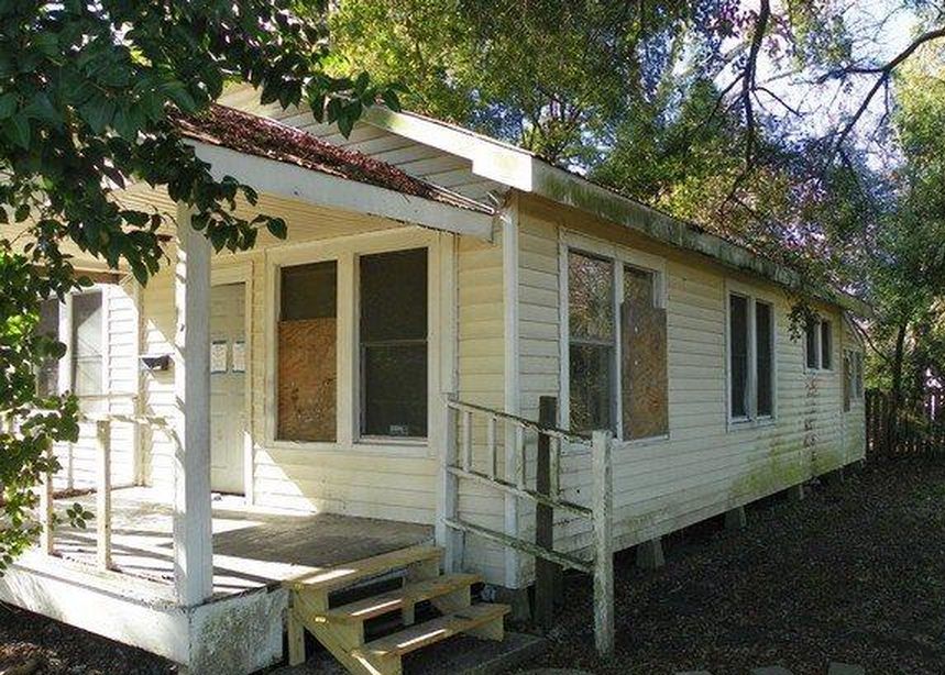 Center St, Plaquemine, LA 70764, Foreclosure Call 2BD / 1BH