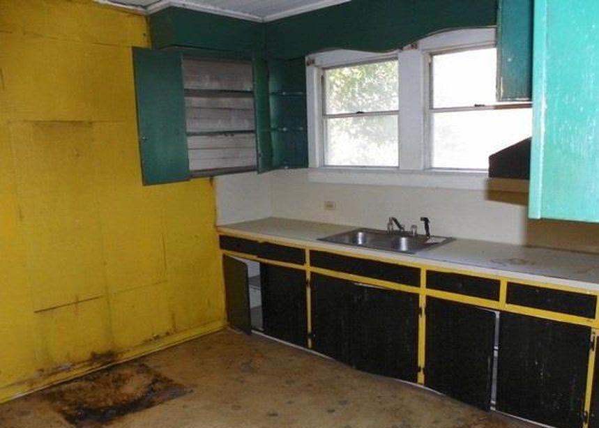 Center St, Plaquemine, LA 70764, Foreclosure Call 2BD / 1BH