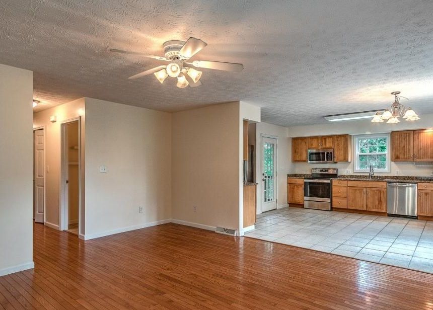 Wonderland Dr, Kingsport, TN 37660, Foreclosure 123,240 3BD / 2BH