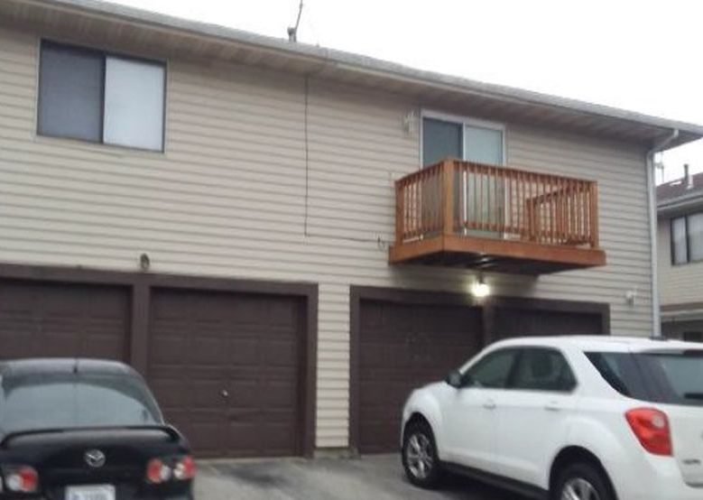 Fillmore Dr, Merrillville, IN 46410, Foreclosure Call 2BD / 1BH