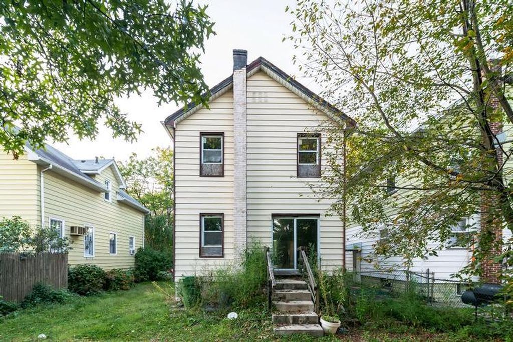 E Curtis St, Linden, NJ 07036, Foreclosure 179,000 3BD / 1BH