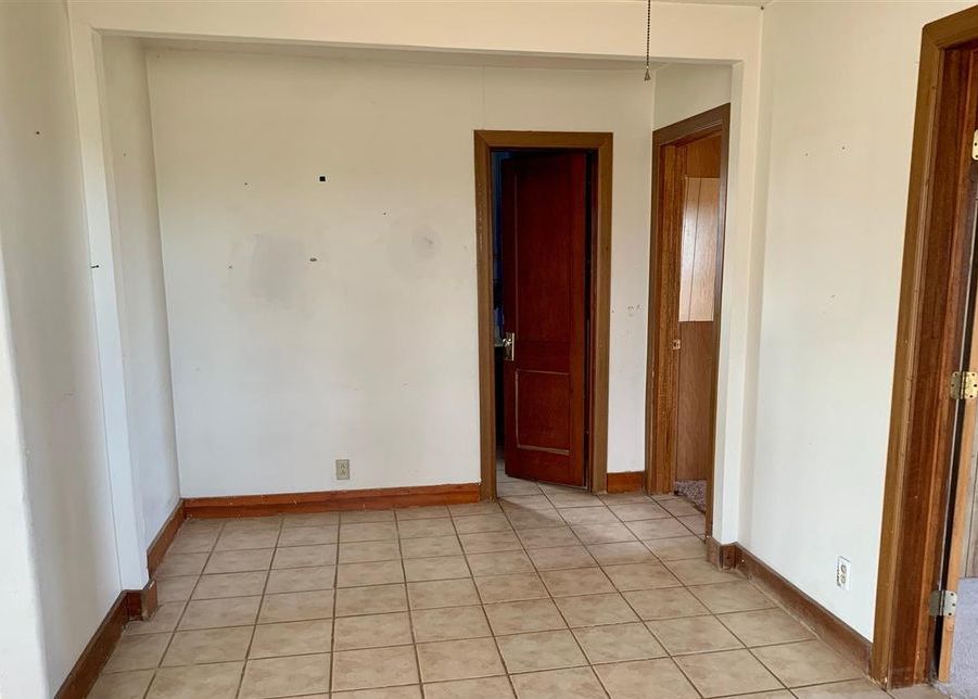 E Main Rd, Dodge City, KS 67801, Foreclosure 46,000 4BD / 1BH Foreclosure Listing 29624717