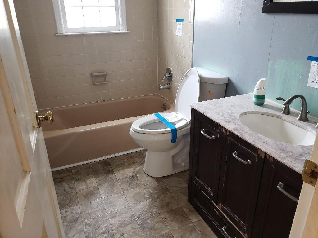 Pelham Dr, Roanoke, VA 24018, Foreclosure 200,000 5BD / 3BH