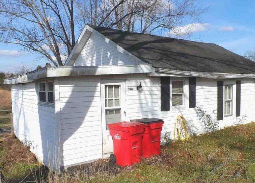 Tracy Ln, Frankfort, KY 40601, Foreclosure Call 2BD / 1BH