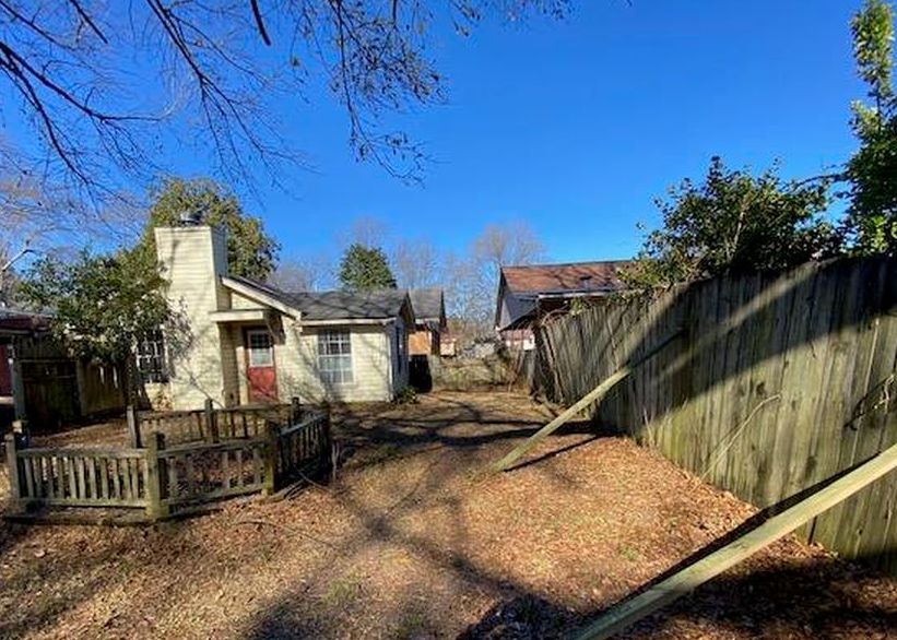 Thomas St, Grenada, MS 38901, Foreclosure 40,615 3BD / 2BH