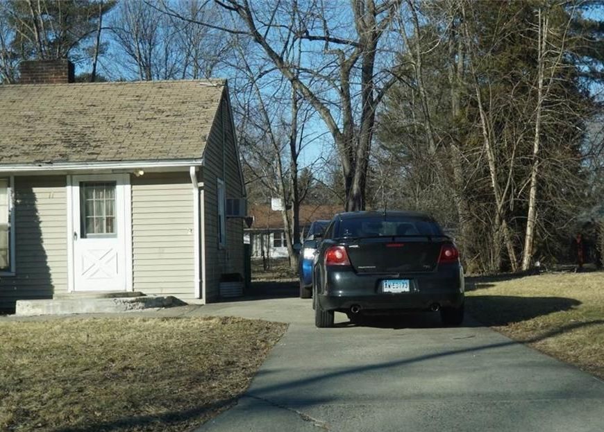 Cottage Grove Cir, Bloomfield, CT 06002, Foreclosure 129,900 3BD