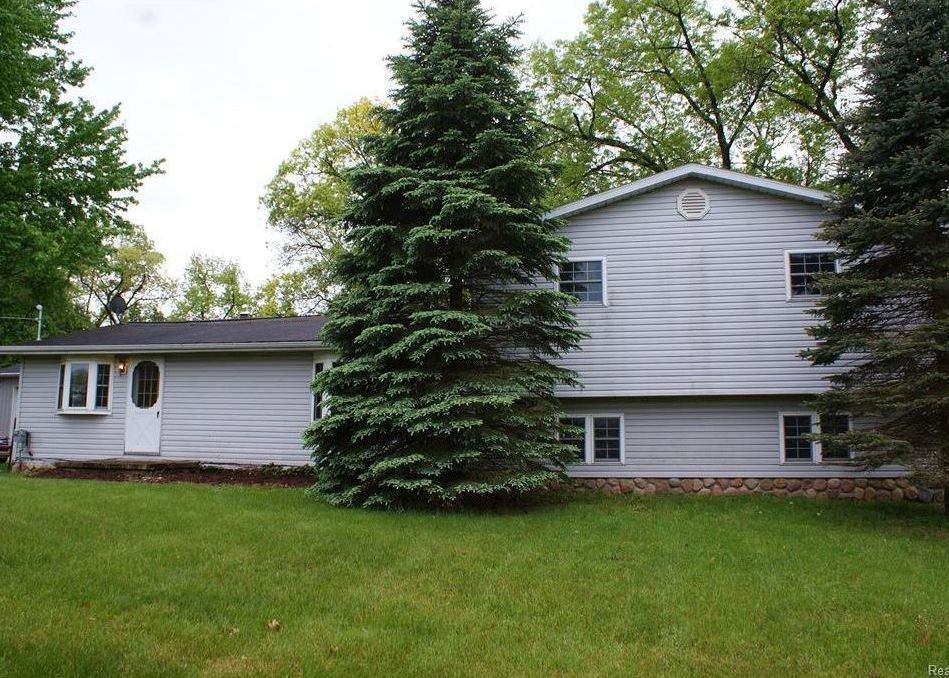 Plum Creek Rd, Lapeer, MI 48446, Foreclosure 139,000 3BD / 3BH